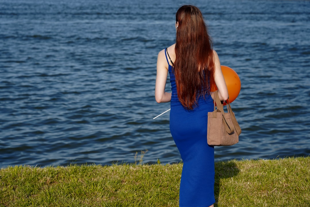 laptop stand tips for women - TechMae