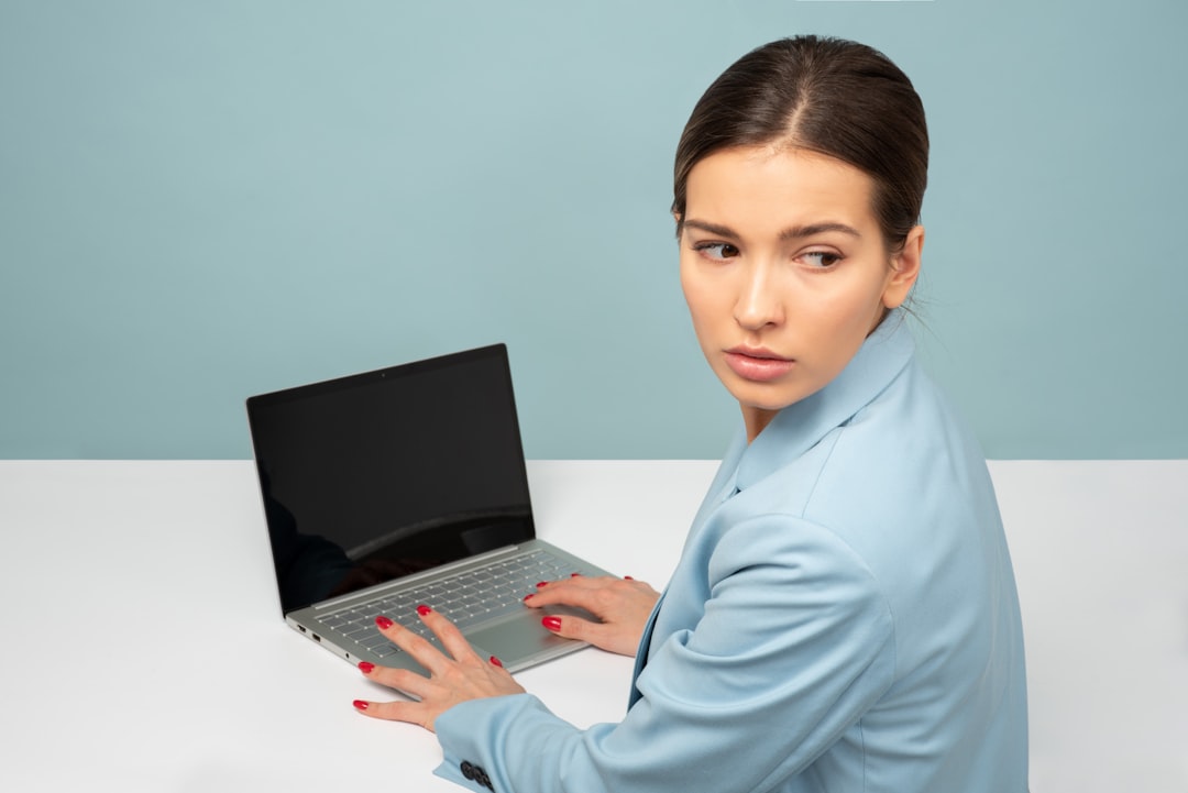 AI tools tips for women - TechMae