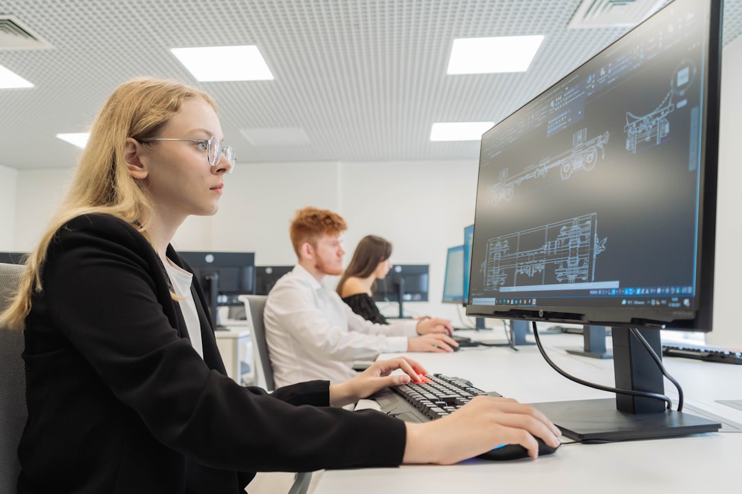 data privacy tips for women - TechMae